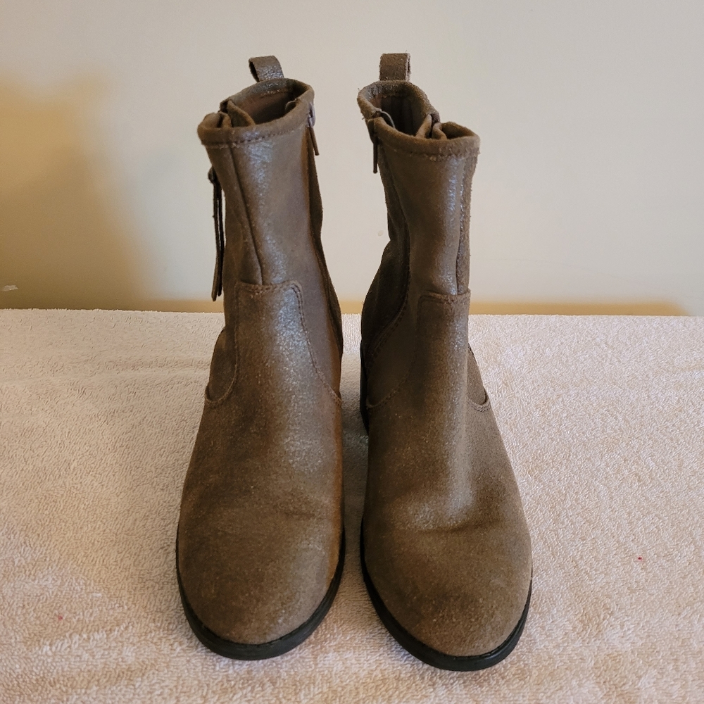 Clarks Size 7 - image 5